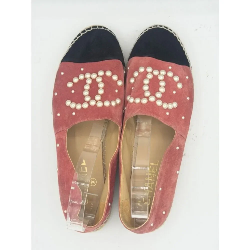 New CHANEL Rose/Black Suede Pearl Logo Espadrilles Size 38/ US 8